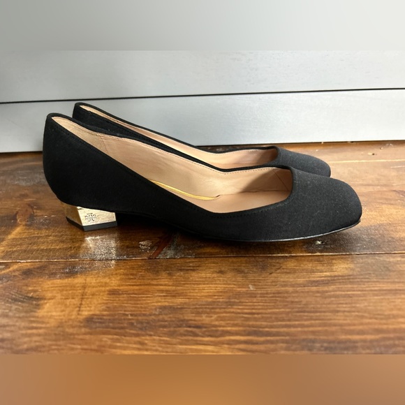 NWOT Never worn! Black Tory Burch with short gold heels - Picture 2 of 3